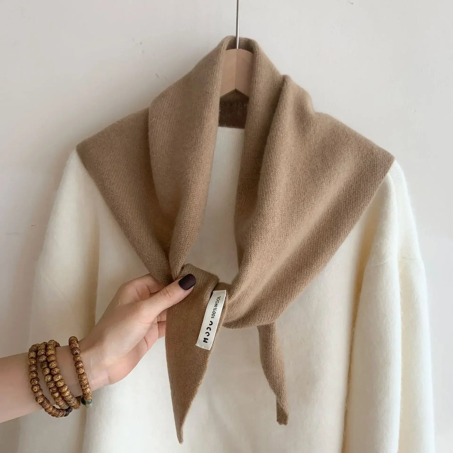 Écharpe Femme Laine Triangle – Chaude & Tendance