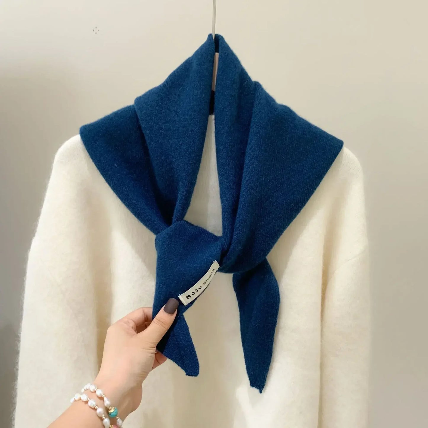 Écharpe Femme Laine Triangle – Chaude & Tendance
