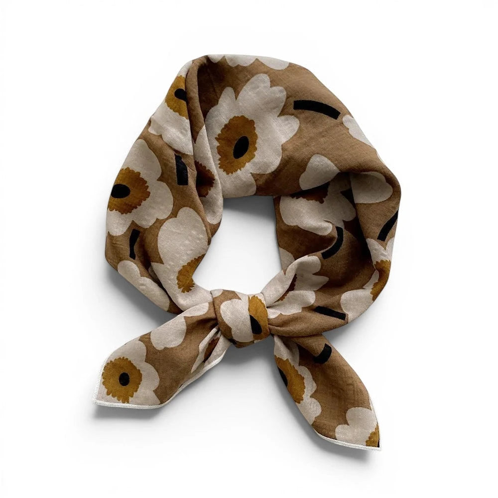 Foulard femme carré imprimé floral 55x55cm en coton doux.