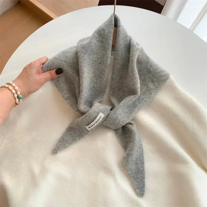 Écharpe Femme Laine Triangle – Chaude & Tendance