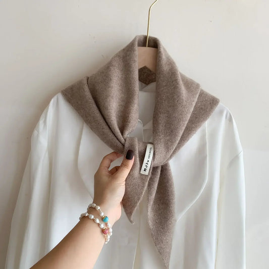 Écharpe Femme Laine Triangle – Chaude & Tendance