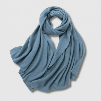 Écharpe 100 % laine bleu pétrole 180×32 cm, douceur hivernale et teinte chic.