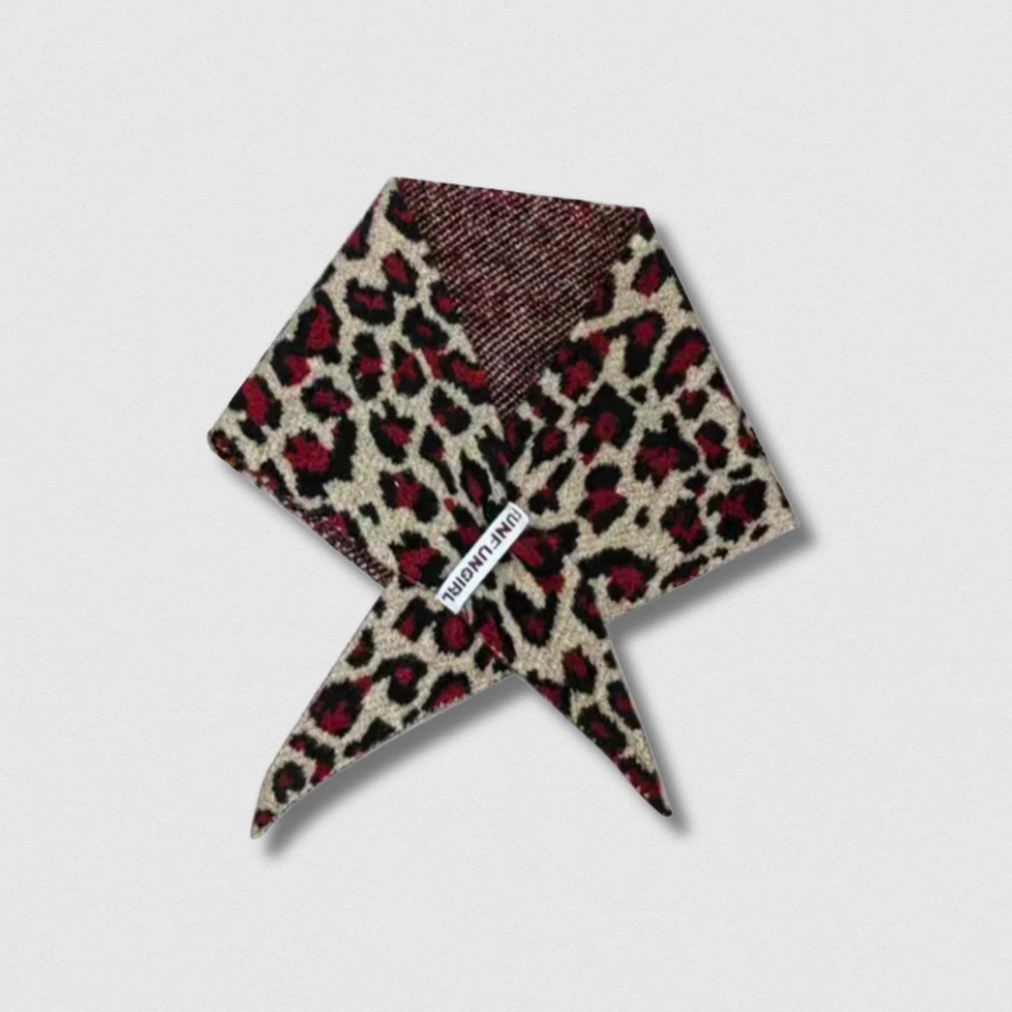 Écharpe léopard triangulaire rouge femme – Maison Amavia