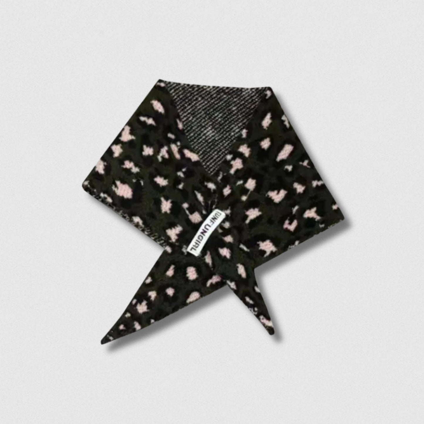 Écharpe léopard triangulaire vert foncé femme – Maison Amavia