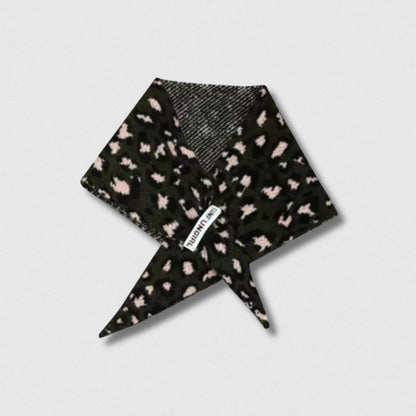 Écharpe léopard triangulaire vert foncé femme – Maison Amavia