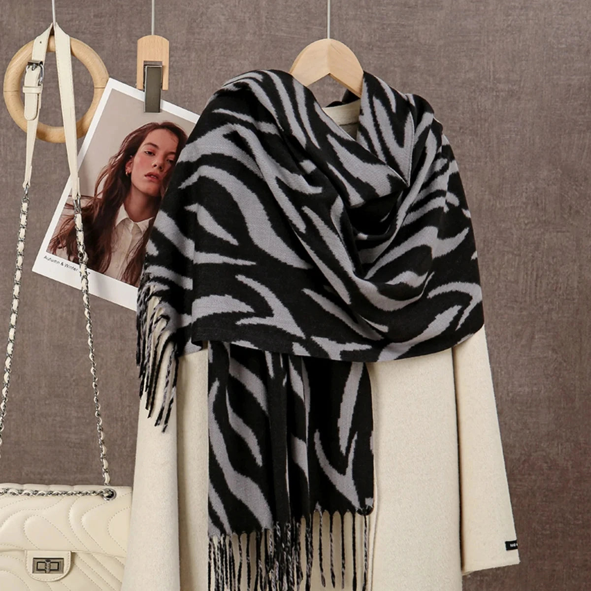 Écharpe pashmina femme hiver gris – châle long doux et chaud – Maison Amavia