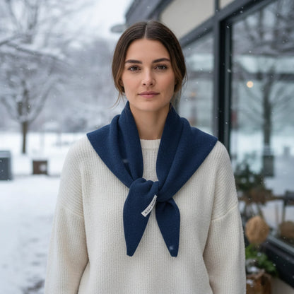 Écharpe Femme en Laine – Triangle 120 cm – Élégance & Chaleur | Maison Amavia
