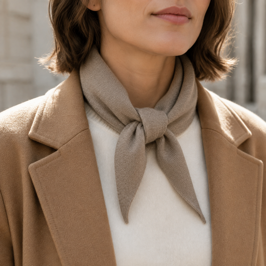 Écharpe triangle femme en laine tricotée