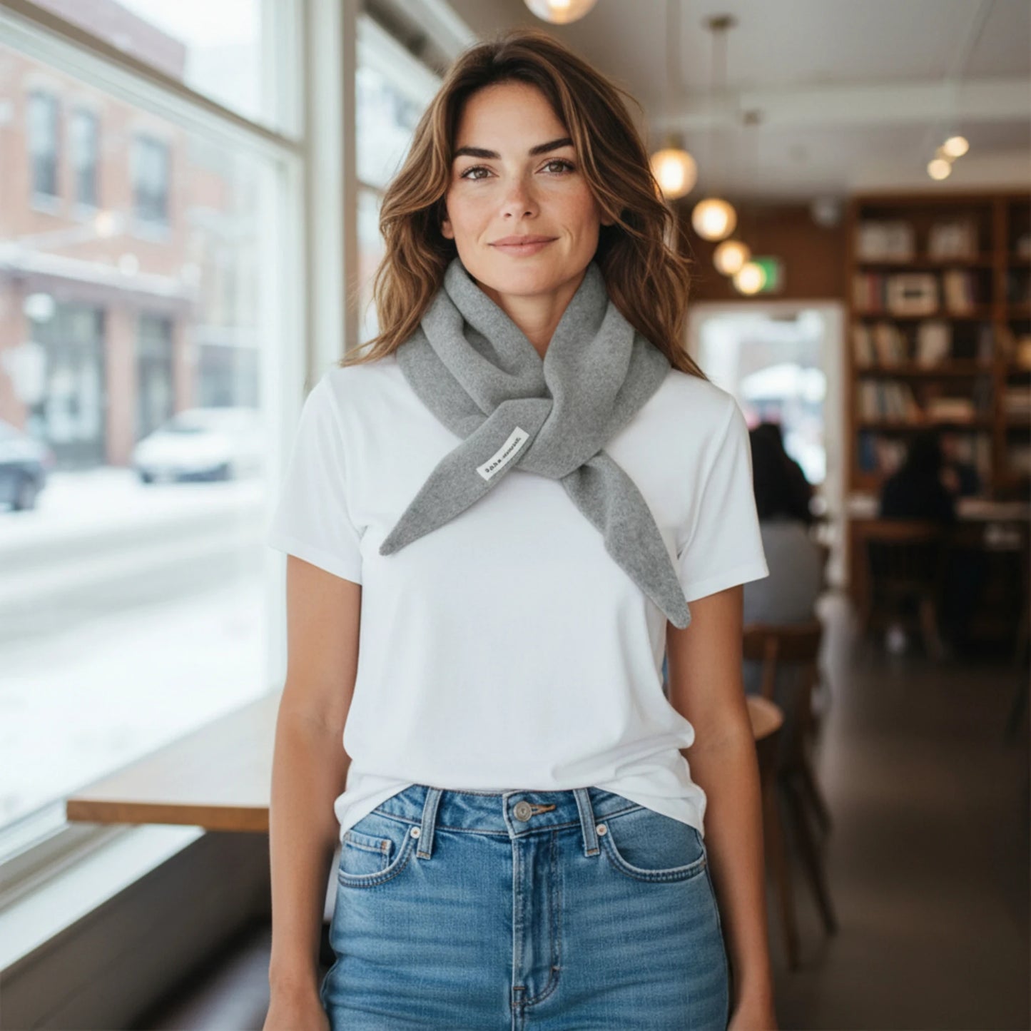 Écharpe Femme en Laine – Triangle 120 cm – Élégance & Chaleur | Maison Amavia