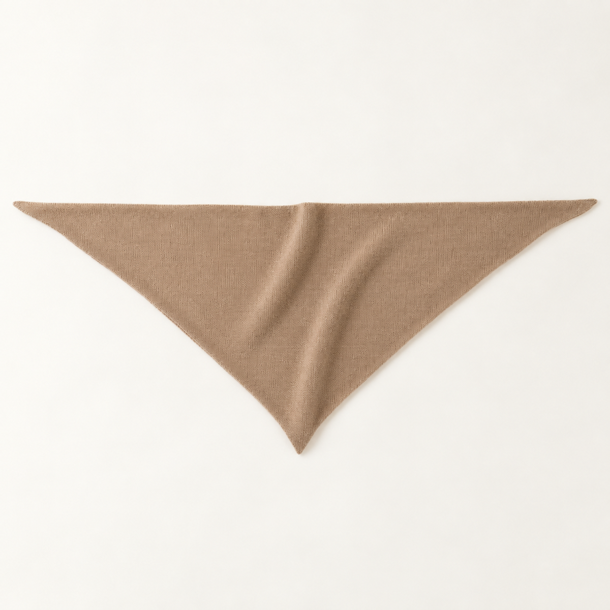 Écharpe triangle femme en laine kaki dépliée