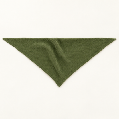 Écharpe triangle femme en laine vert foncé dépliée