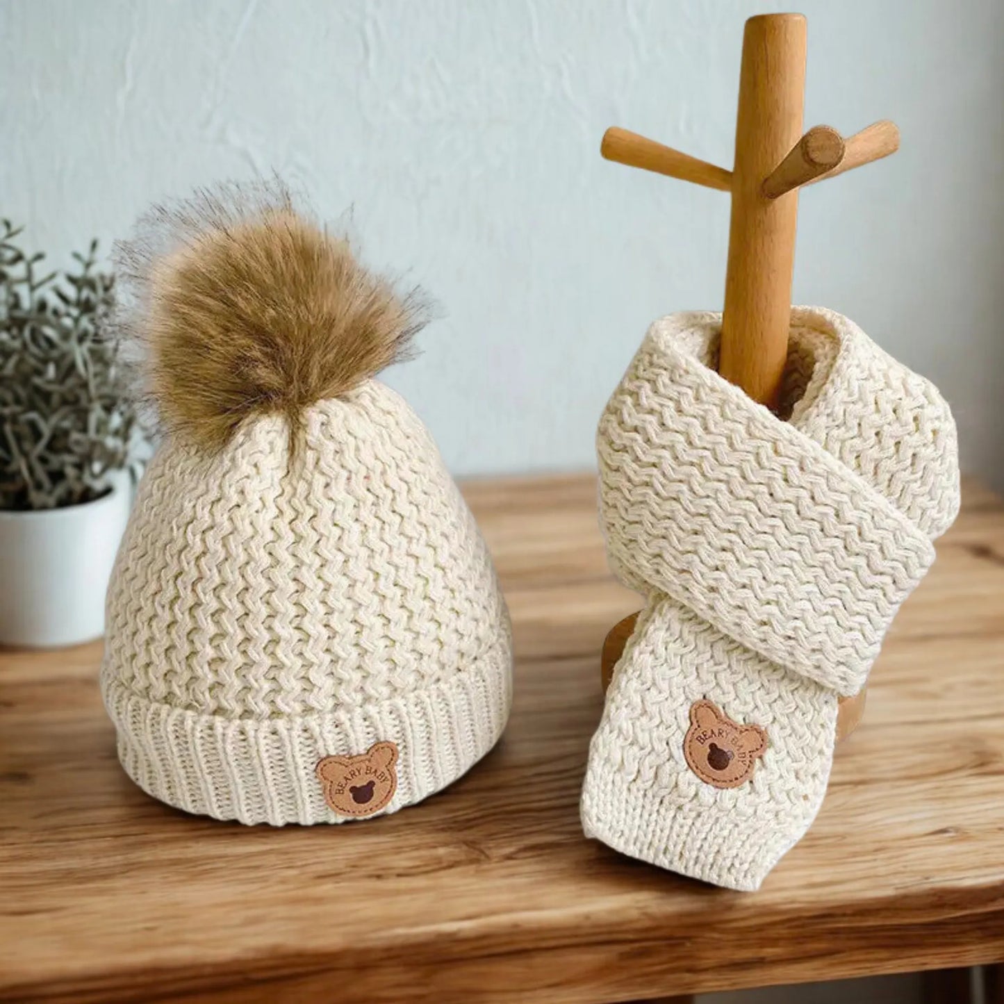 Ensemble chapeau et écharpe bébé beige – chaud et mignon – Maison Amavia