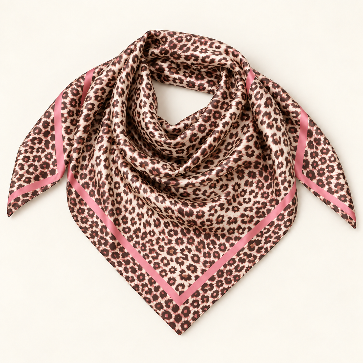 Foulard carré léopard femme rose effet satiné