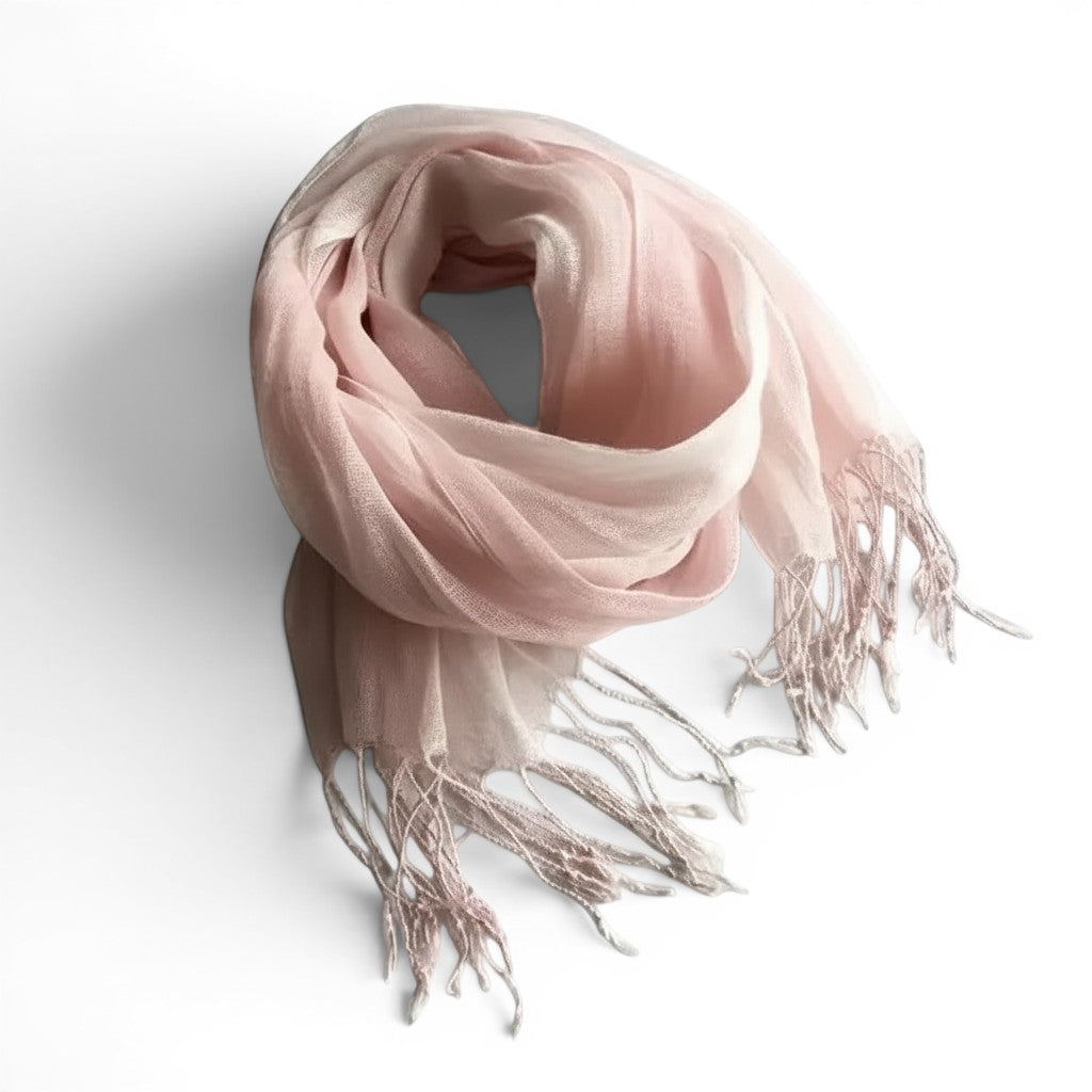 Écharpe Maison Amavia 100% lin dégradé rose pâle et blanc avec franges, idéale pour le printemps/été.