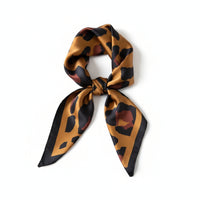 Foulard femme léopard camel<br>Signature Maison Amavia