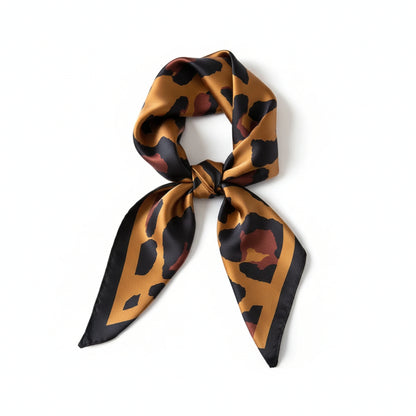 Foulard femme léopard camel carré 70x70 en polyester effet soie